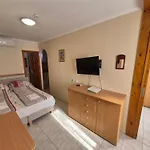 Napfeny Apartmanhaz Διαμέρισμα *