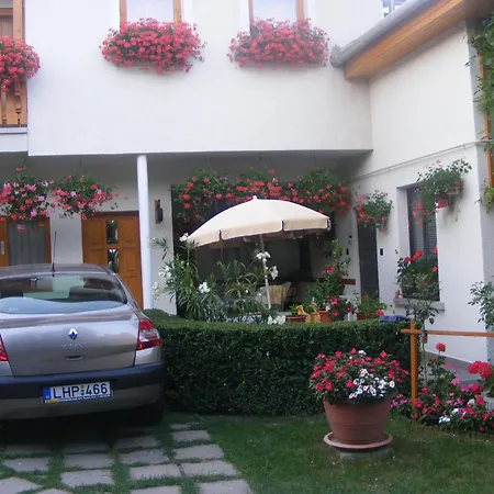 Napfeny Apartmanhaz