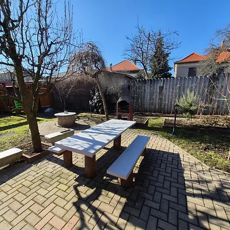 Napfeny Apartmanhaz Lägenhet Eger