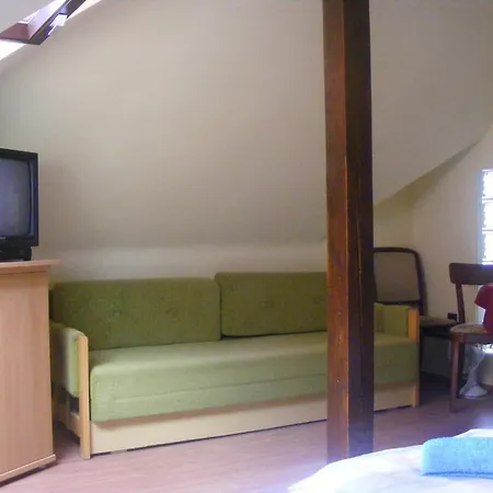 Lägenhet Napfeny Apartmanhaz Eger